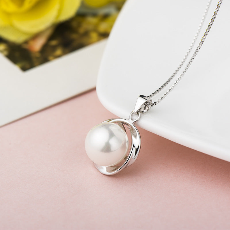 Shell Pearl Necklace