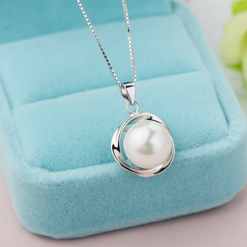 Shell Pearl Necklace